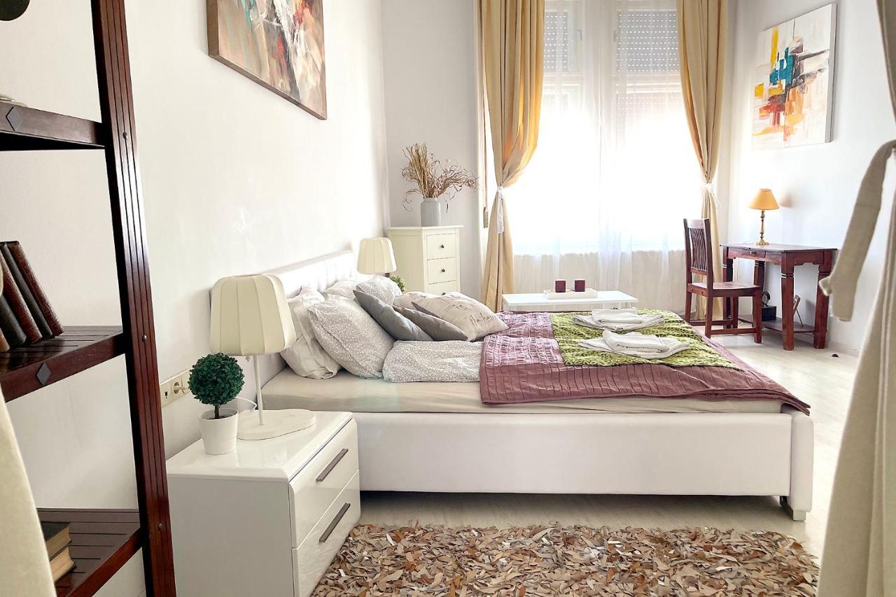 Elegant 125M2 Apartment In Center Of Budapest Ngoại thất bức ảnh