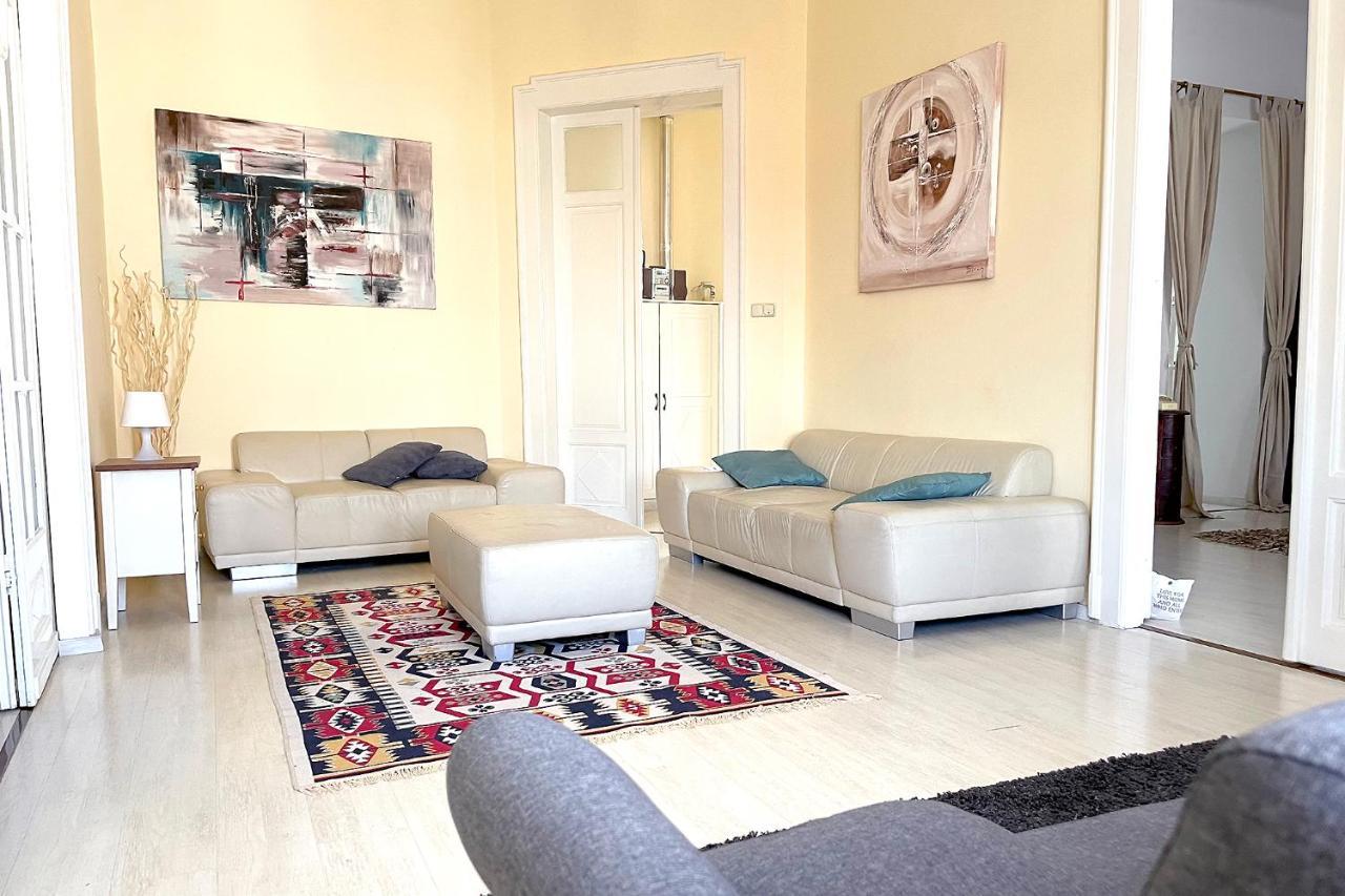 Elegant 125M2 Apartment In Center Of Budapest Ngoại thất bức ảnh