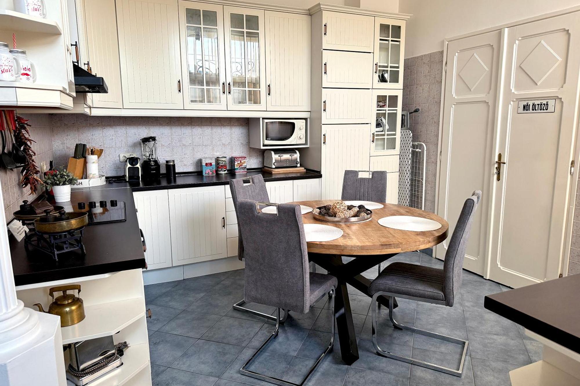 Elegant 125M2 Apartment In Center Of Budapest Ngoại thất bức ảnh