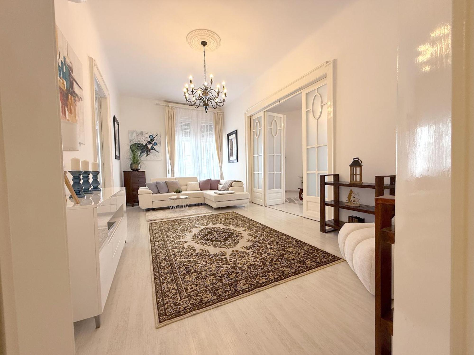 Elegant 125M2 Apartment In Center Of Budapest Ngoại thất bức ảnh