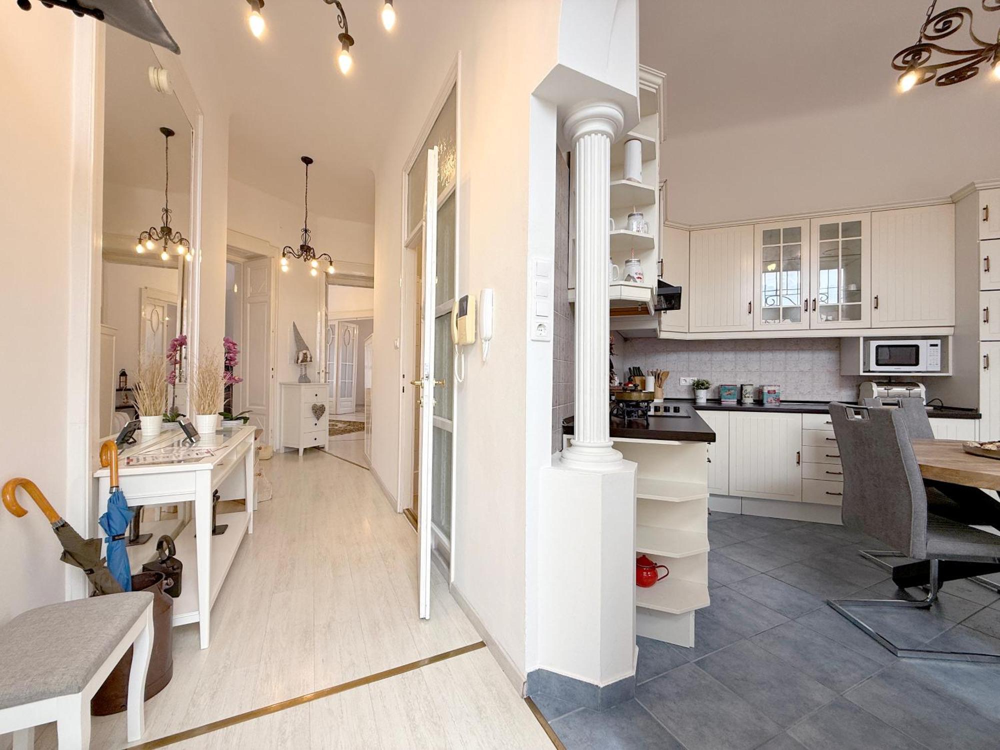 Elegant 125M2 Apartment In Center Of Budapest Ngoại thất bức ảnh