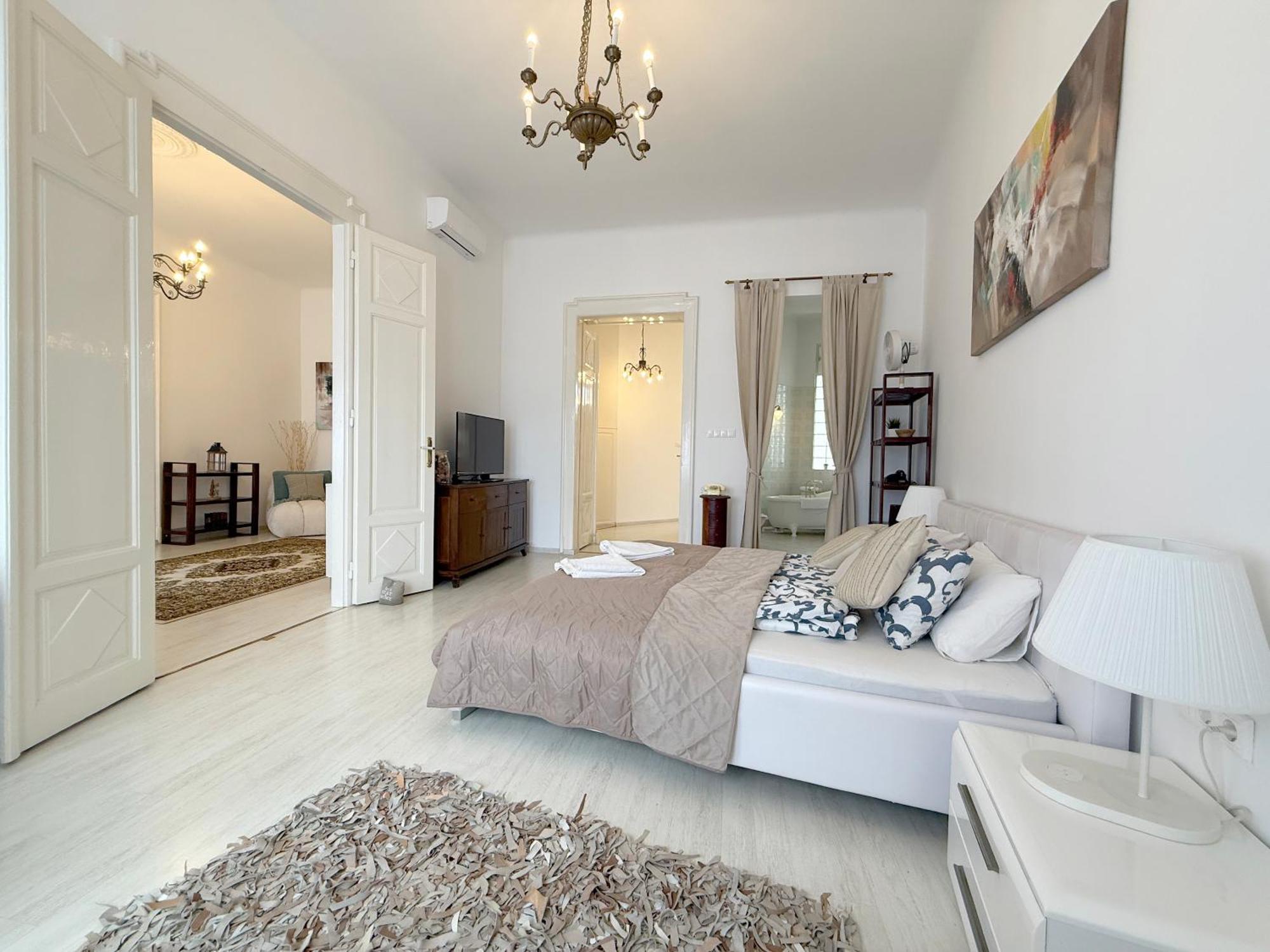 Elegant 125M2 Apartment In Center Of Budapest Ngoại thất bức ảnh